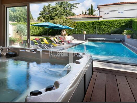 Villa à vendre 350 000 € 6 pièces 4 chambres 180 m² Périgueux 24000
