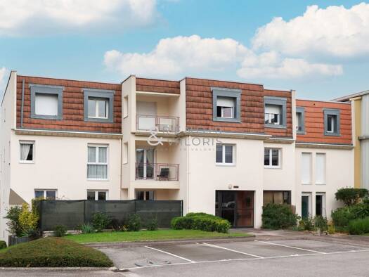 Appartement à vendre 250 000 € 4 pièces 2 chambres 93 m² Étage 2/2 Curie Zola Ouest Laxou 54520