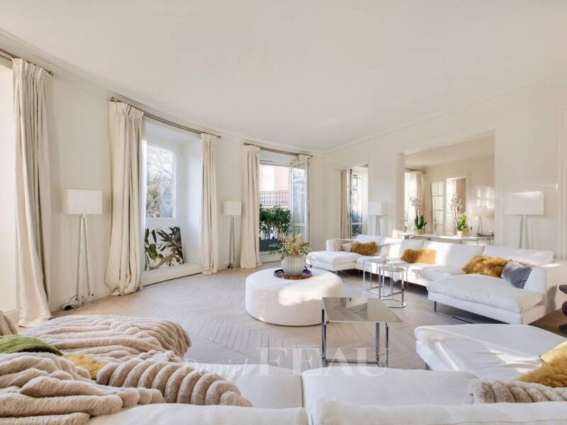 Maison à louer, 317m², PARIS 16E