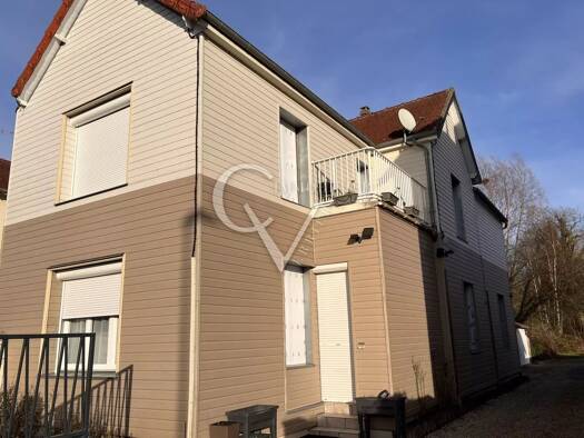 Immeuble à vendre 248 000 € 137 m² Sud Gisors 27140