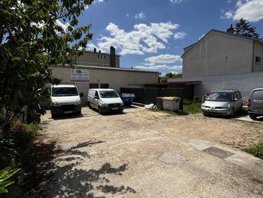 Entrepôt à vendre 470 000 € 160 m² d'espace de stockage Sannois 95110