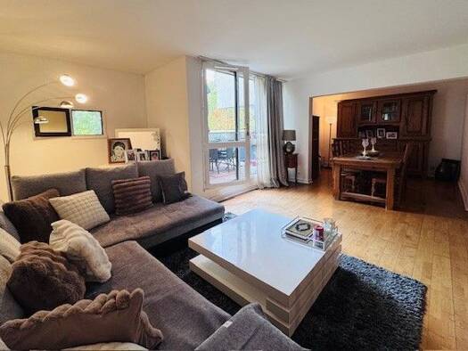Appartement à vendre 169 000 € 4 pièces 2 chambres 77,87 m² Étage 2/3 Évry-Courcouronnes 91000