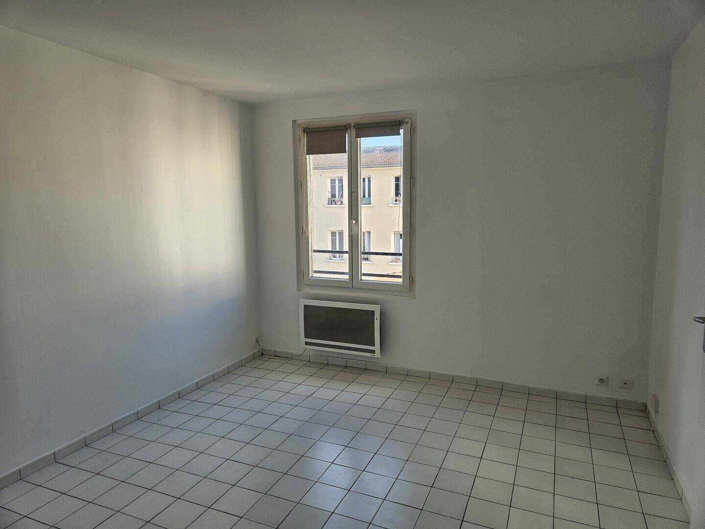 Maison à louer, 23m², IVRY SUR SEINE