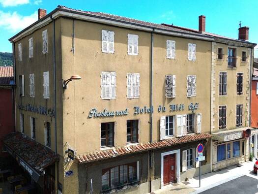 Maison à vendre 219 000 € 11 pièces 10 chambres 470 m² Saint-Félicien 07410