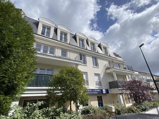 Appartement à louer 1 215 € 3 pièces 2 chambres 69 m² Villecresnes 94440