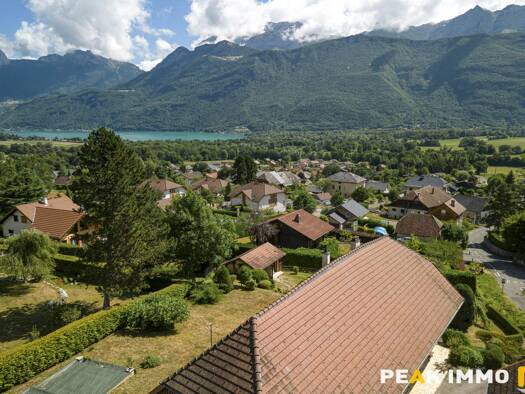 Maison à vendre 1 260 000 € 7 pièces 3 chambres 400 m² 2 000 m² de terrain Lathuile 74210