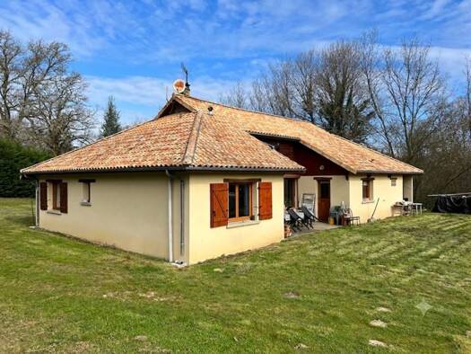 Maison de plain-pied à vendre 211 000 € 3 pièces 2 chambres 123 m² 3 714 m² de terrain Saint-Justin 40240