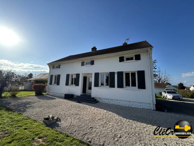 Maison à vendre 279 900 € 7 pièces 5 chambres 199 m² 4 388 m² de terrain Sermesse 71350