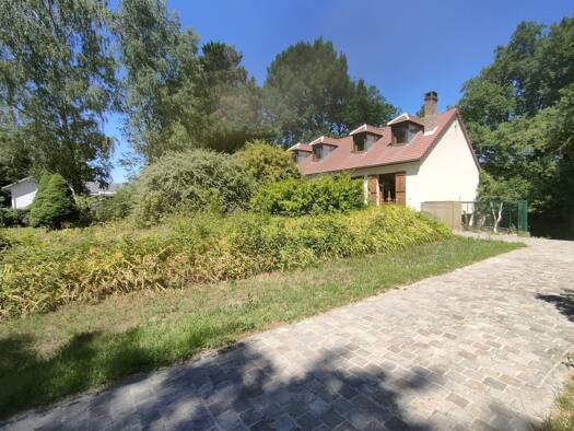 Maison de plain-pied à vendre 369 000 € 8 pièces 6 chambres 190 m² 3 775 m² de terrain Noisy sur Ecole 77123