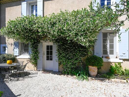 Maison à vendre 550 000 € 6 pièces 4 chambres 157,87 m² 242 m² de terrain Jonquerettes 84450