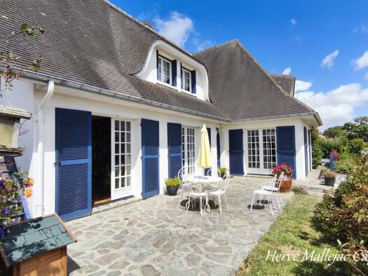 Maison à vendre 309 000 € 7 pièces 5 chambres 152 m² 1 009 m² de terrain Sainte-Hélène-Bondeville 76400