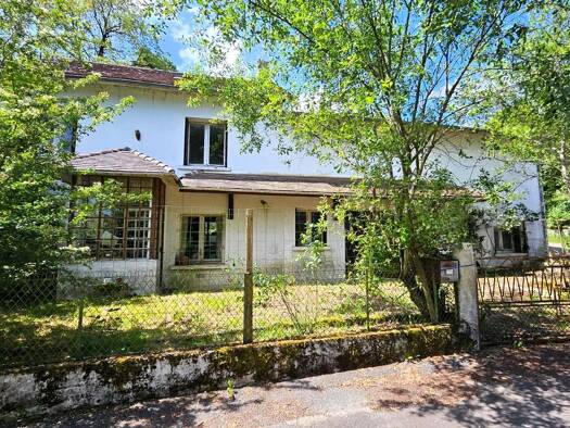 Maison à vendre 66 000 € 4 pièces 3 chambres 89 m² 1 268 m² de terrain Rilhac Lastours 87800