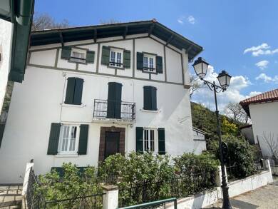 Maison à vendre 160 000 € 6 pièces 3 chambres 162 m² Urepel 64430