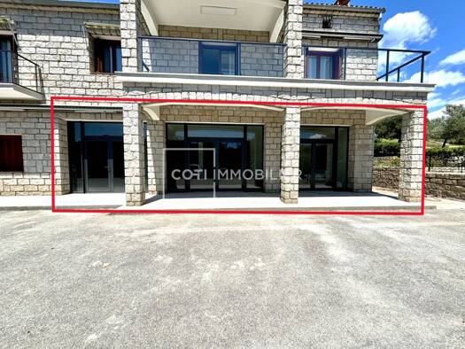 Local commercial à louer 1 650 € Propriano 20110