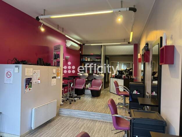 Activités diverses à vendre Fonds de commerce 40 000 € 131 m² de surface de vente Est Pérenchies 59840