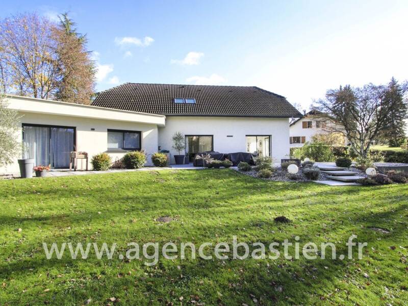 Maison à vendre, 217m², SAINT GENIS POUILLY