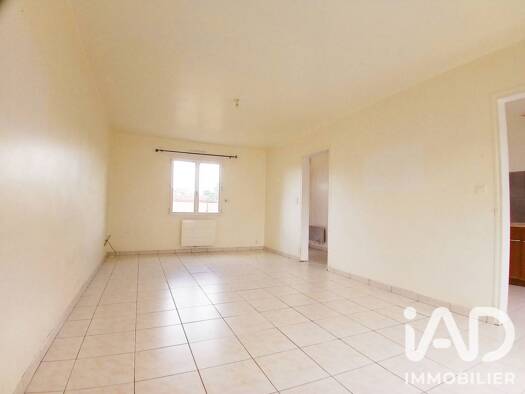 Maison de plain-pied à vendre 185 000 € 4 pièces 3 chambres 80 m² 349 m² de terrain Yzernay 49360