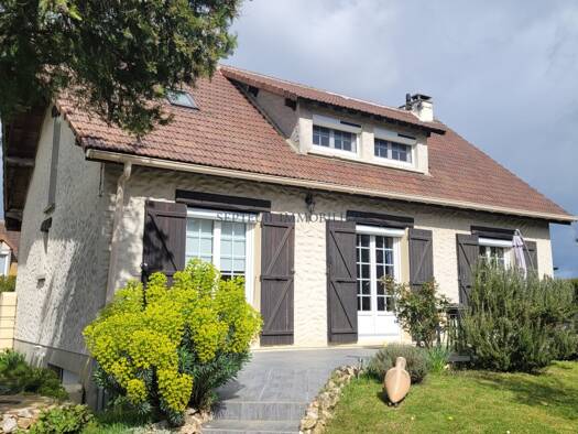 Maison à vendre 353 000 € 5 pièces 4 chambres 124 m² 899 m² de terrain Civry-la-Forêt 78910