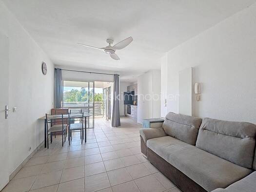 Appartement à vendre 175 000 € 2 pièces 1 chambre 41,8 m² Étage 1/2 Saint-François 97118