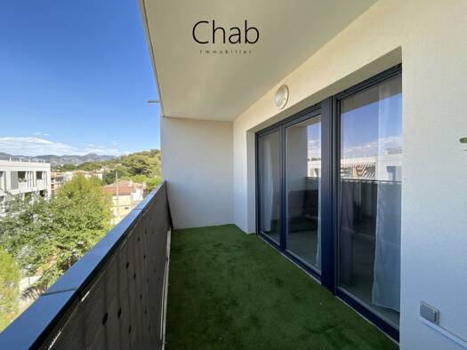 Appartement à vendre 185 000 € 2 pièces 1 chambre 42 m² Étage 3/5 Le Plateau de Longuillar Aubagne 13400
