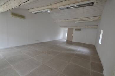 Espace bureau à vendre 78 500 € 45 m² de bureaux Montfavet Montfavet 84140