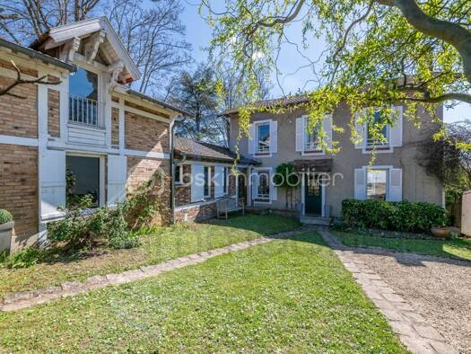 Demeure à vendre 825 000 € 12 pièces 6 chambres 261 m² 1 160 m² de terrain Bois-le-Roi 77590