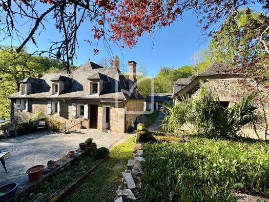 Maison à vendre 390 000 € 7 pièces 5 chambres 190 m² 16 542 m² de terrain Cublac 19520