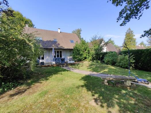 Maison à louer 2 350 € 6 pièces 4 chambres 132 m² 950 m² de terrain Chantilly 60500