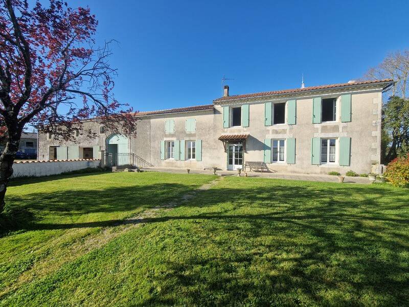 Maison à vendre, 156m², SURGERES