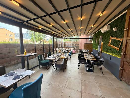 Boutique à vendre Fonds de commerce 265 900 € 160 m² de surface de vente Le Village La Garde 83130