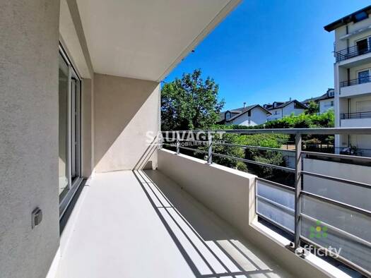 Appartement à vendre 215 000 € 2 pièces 1 chambre 44,09 m² Étage 2/3 Nord Vétraz-Monthoux 74100