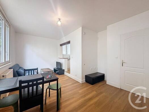 Appartement à louer 881 € 2 pièces 1 chambre 38,7 m² RDC Brunoy 91800