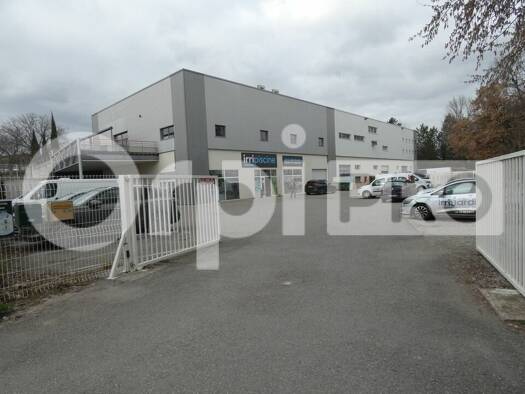 Local commercial à louer 3 900 € 401 m² de surface de vente Manosque 04100