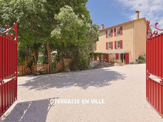 Maison à vendre 1 070 000 € 8 pièces 5 chambres 340 m² 887 m² de terrain Sollies Ville 83210