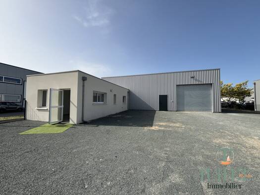 Entrepôt à vendre - neuf 439 000 € 222 m² d'espace de stockage La Tremblade 17390