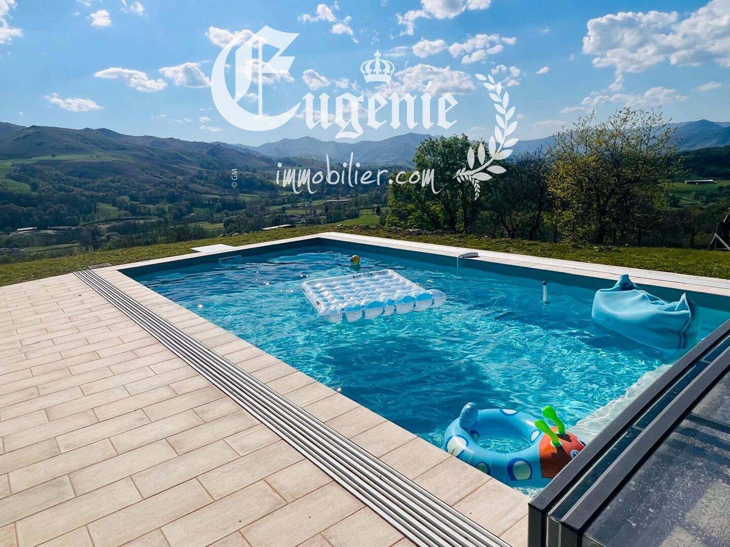 Maison à vendre, 206m², SAINT JEAN PIED DE PORT