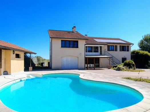 Maison à vendre 520 000 € 8 pièces 5 chambres 269,93 m² 1 875 m² de terrain Tramoyes 01390