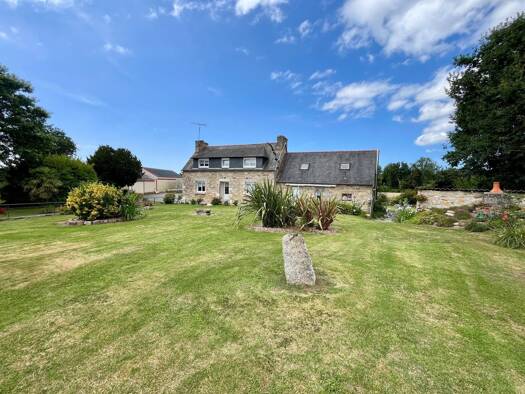 Maison à vendre 319 000 € 5 pièces 4 chambres 150 m² 4 000 m² de terrain Plouaret 22420