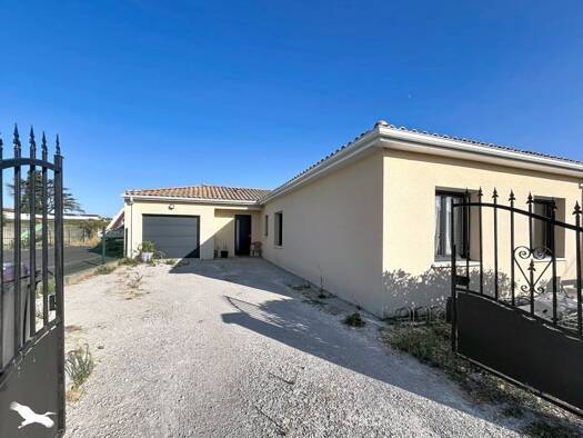 Maison de plain-pied à vendre 244 950 € 4 pièces 3 chambres 93 m² 317 m² de terrain Sud Ouest Saint-Yrieix-sur-Charente 16710