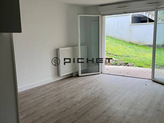 Appartement à vendre 179 000 € 3 pièces 2 chambres 59 m² RDC/3 Bas Cenon-cours Victor Hugo-Gambetta Cenon 33150