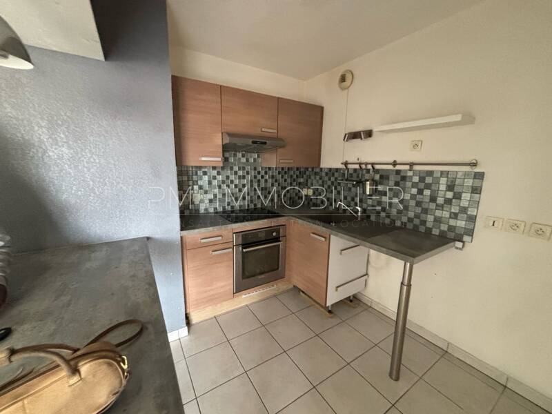 Maison à louer, 62m², MARSEILLE 8E