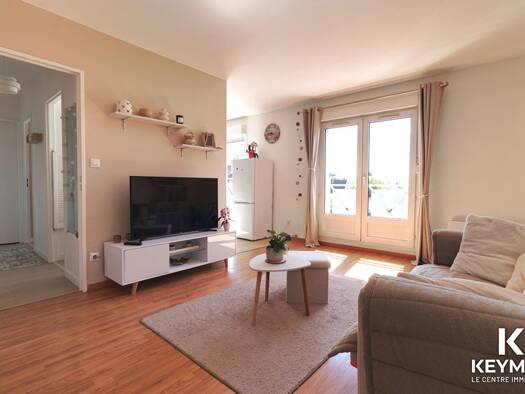 Appartement à vendre 159 900 € 2 pièces 1 chambre 42 m² Étage 2/3 Ouest Chambly 60230