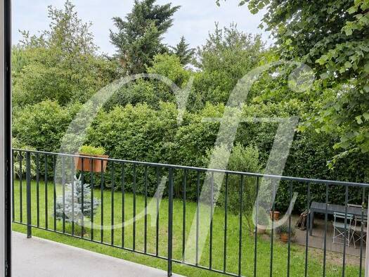 Appartement à vendre 499 000 € 4 pièces 2 chambres 77 m² RDC/1 Plateau Ouest Suresnes 92150