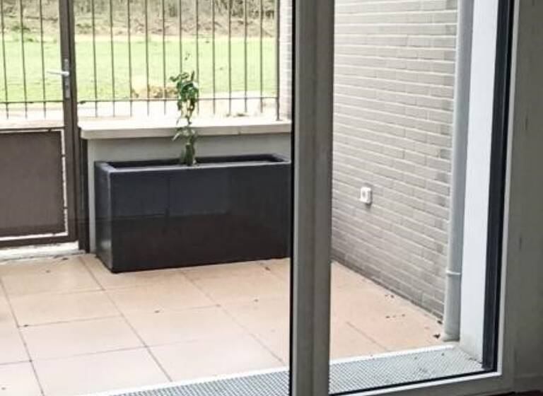 Appartement à louer 815 € 2 pièces 1<br/>chambre 48 m²<br/>superficie RDC<br/>étage Gare Achères 78260