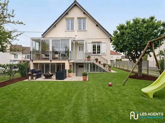 Maison à louer 1 060 € 3 pièces 2 chambres 90 m² Le Chêne Maillard Saran 45770