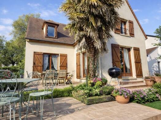 Maison à vendre 529 000 € 7 pièces 5 chambres 133,2 m² 905 m² de terrain Vieux Village-Murs du Parc Marolles-en-Brie 94440