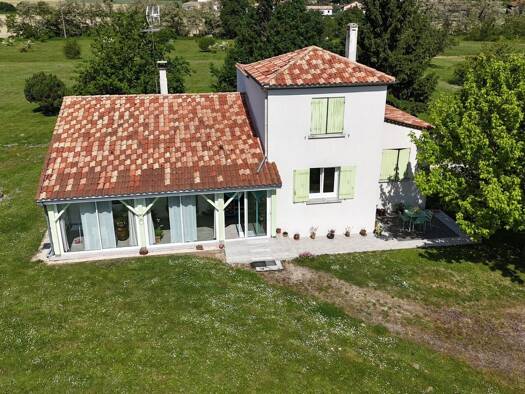 Maison à vendre 205 000 € 5 pièces 4 chambres 103,4 m² 14 800 m² de terrain Caumont-sur-Garonne 47430