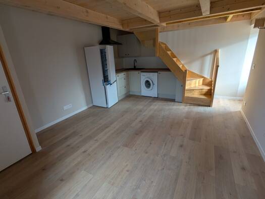 Duplex à louer 620 € 2 pièces 1 chambre 36,6 m² RDC La Tour 06420