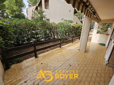 Appartement à louer 915 € 3 pièces 2 chambres 42 m² RDC/1 Sud Ouest Bandol 83150