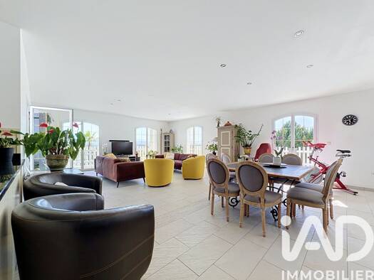 Maison à vendre 385 000 € 6 pièces 4 chambres 164 m² 5 200 m² de terrain Arnaud-Guilhem 31360